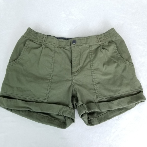 Mountain Hardwear Pants - Mountain Hardwear cuffed Khaki Shorts Size 10